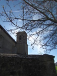 Iglesia parroquial de Bitoriano está construida en un altozano, separada del pueblo y a la vista de todos. Está dedicada a San Julián y Santa Basilisa